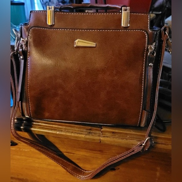 Women’s Leather Shoulder Bag - Picture 9 of 9